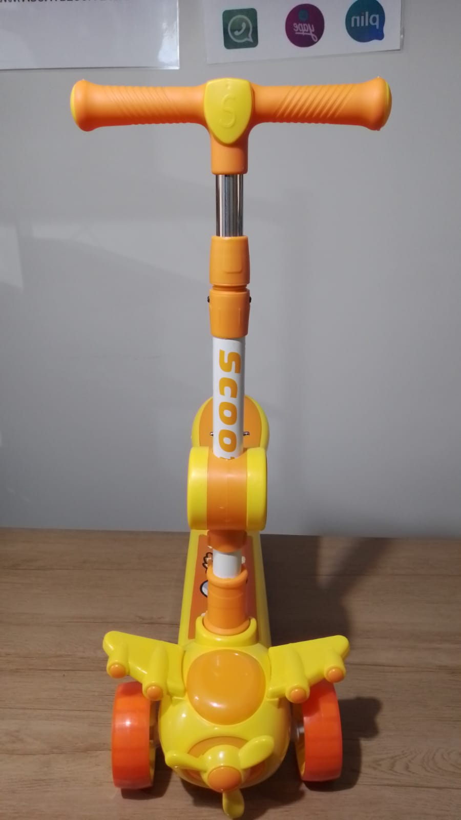 01 Preventa Patinete plegable para niños, Scooter avioncito de pie y sentado con altavoz de música, 3 ruedas, 4 niveles de altura ajustable, ciclismo para niños de 3 a 6 años